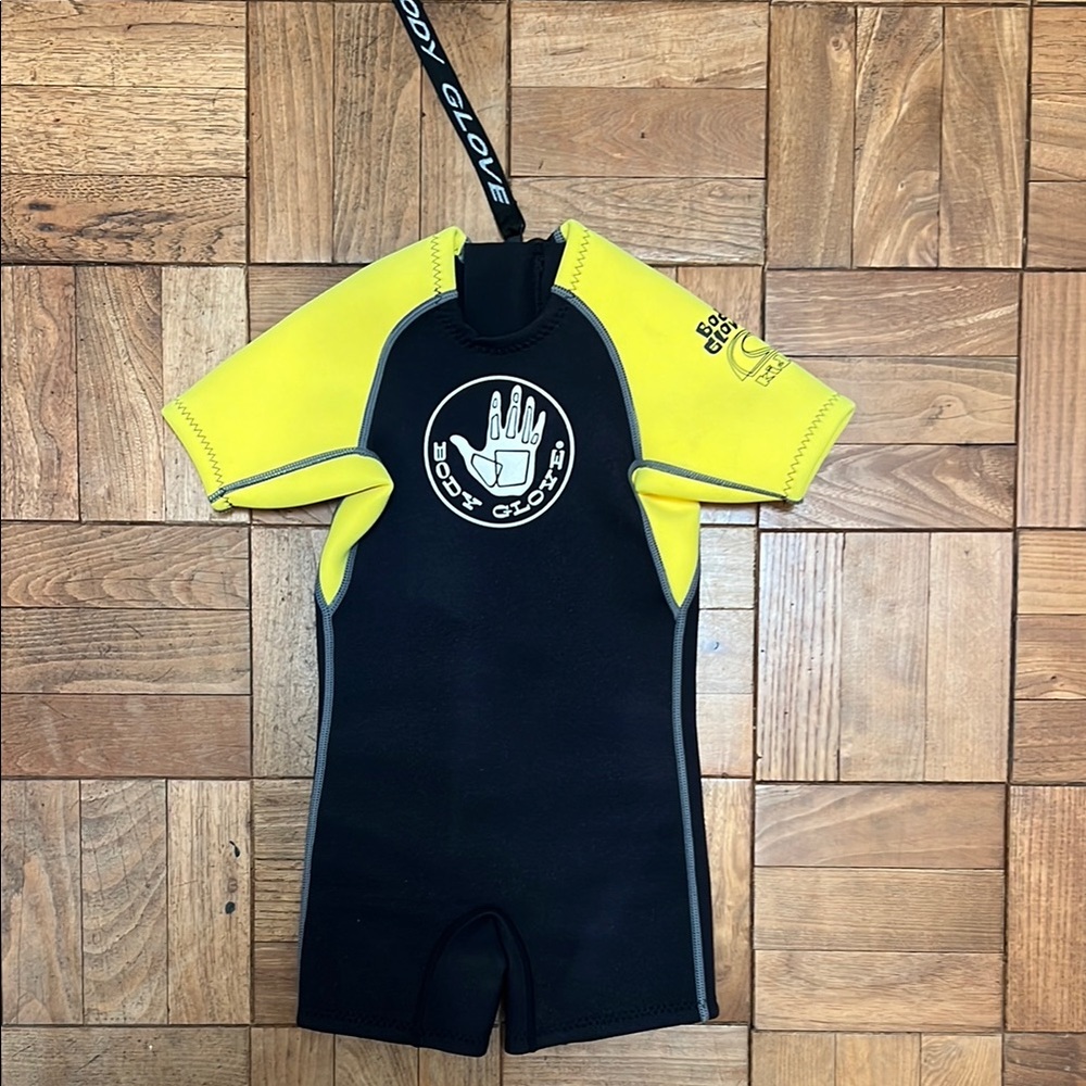 Body Glove Yellow and Black Wetsuit Short Sleeve